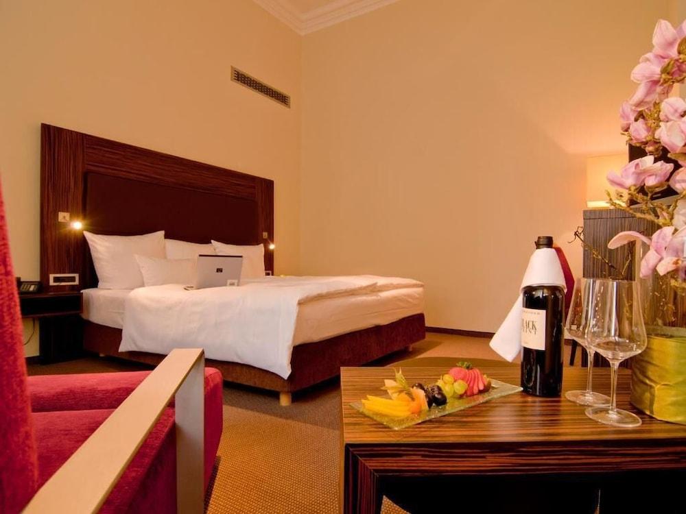 Herzogshof - Boutique-Hotel Am Dom Regensburg Ngoại thất bức ảnh