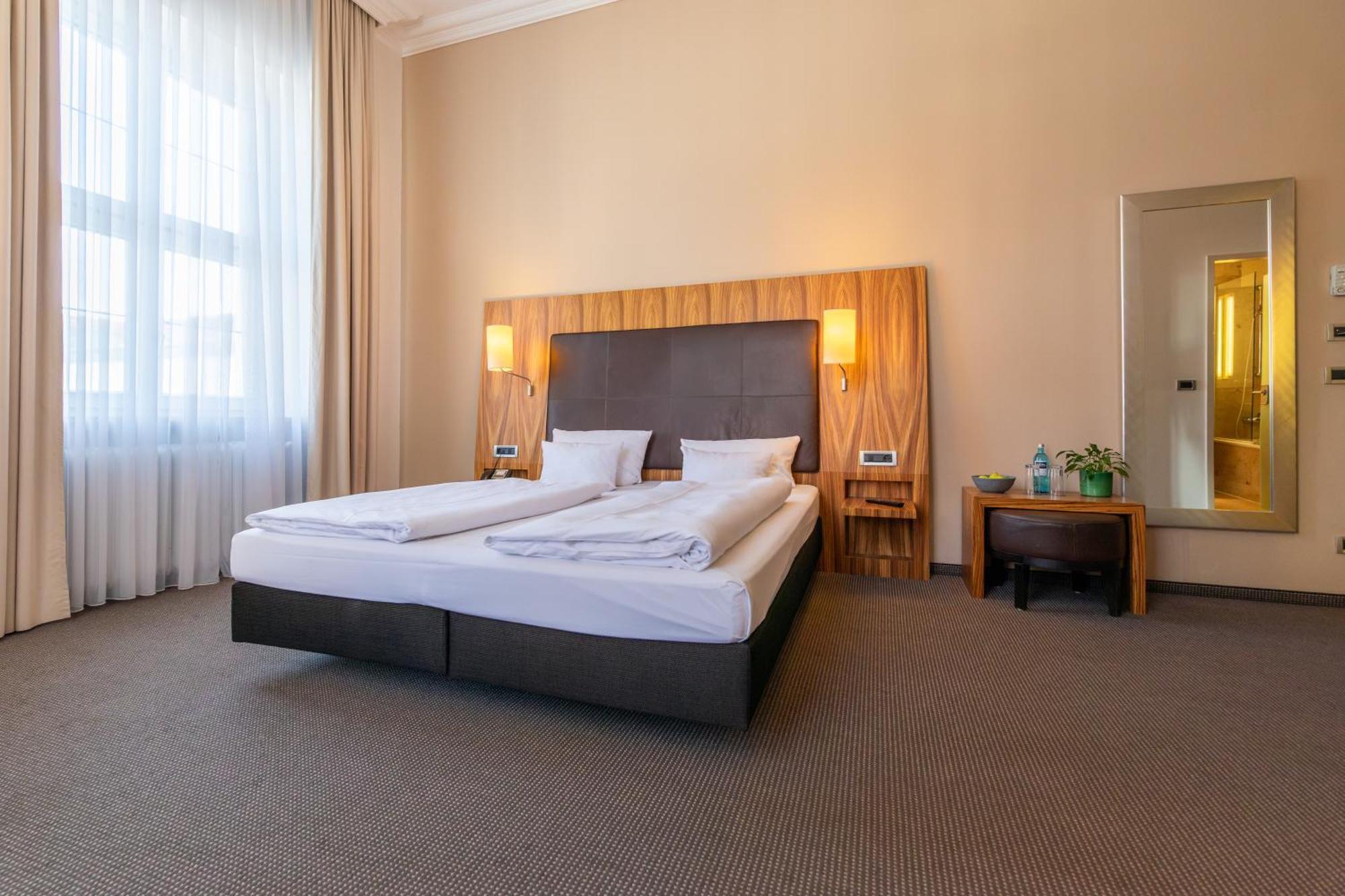 Herzogshof - Boutique-Hotel Am Dom Regensburg Ngoại thất bức ảnh