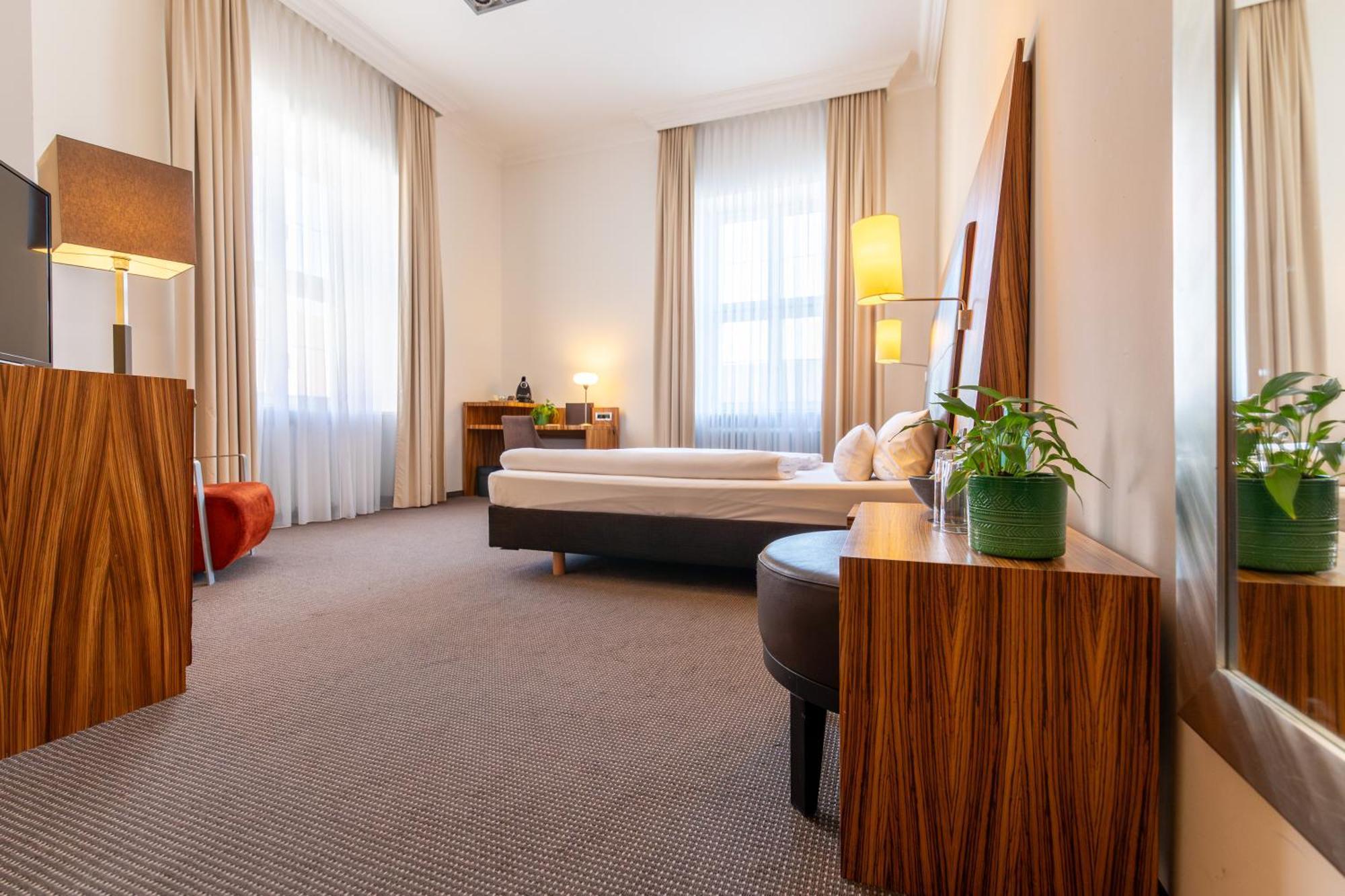 Herzogshof - Boutique-Hotel Am Dom Regensburg Ngoại thất bức ảnh