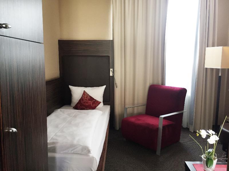 Herzogshof - Boutique-Hotel Am Dom Regensburg Ngoại thất bức ảnh